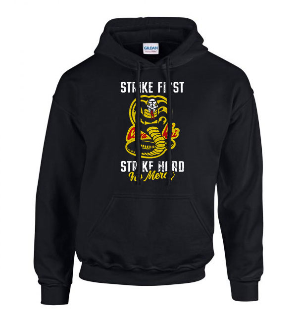 cobra kai karate kölyök Fekete Férfi Kapucnis Pulóver